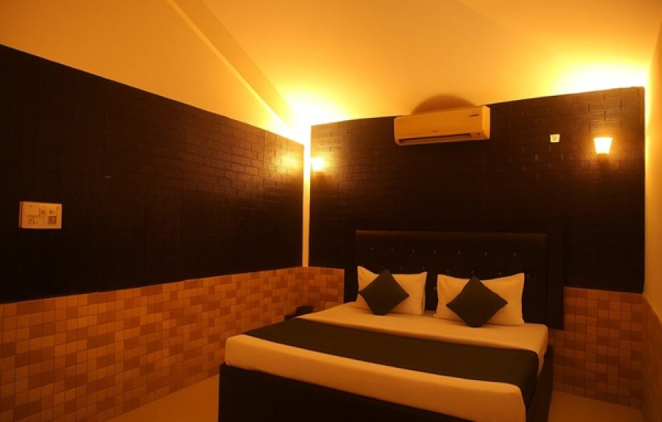 UP to 23 Person – 3BHK Penthouse + 2 Apartments