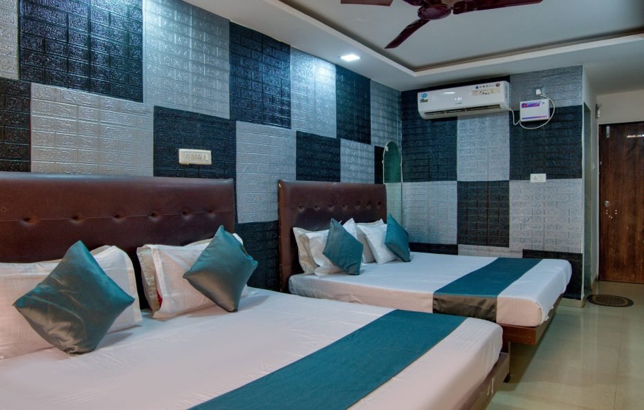 1 Deluxe Room + 1 Quadruple Room in Calnagute