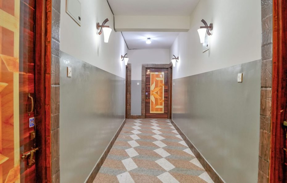 2 Rooms King Size for 12 Person