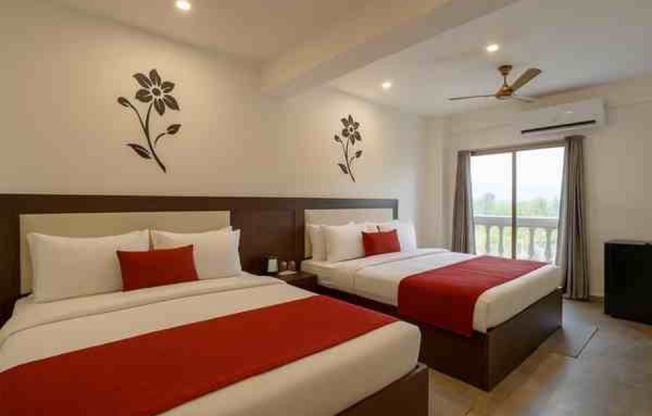 1 Deluxe Room + 1 Quadruple Room in Calangute