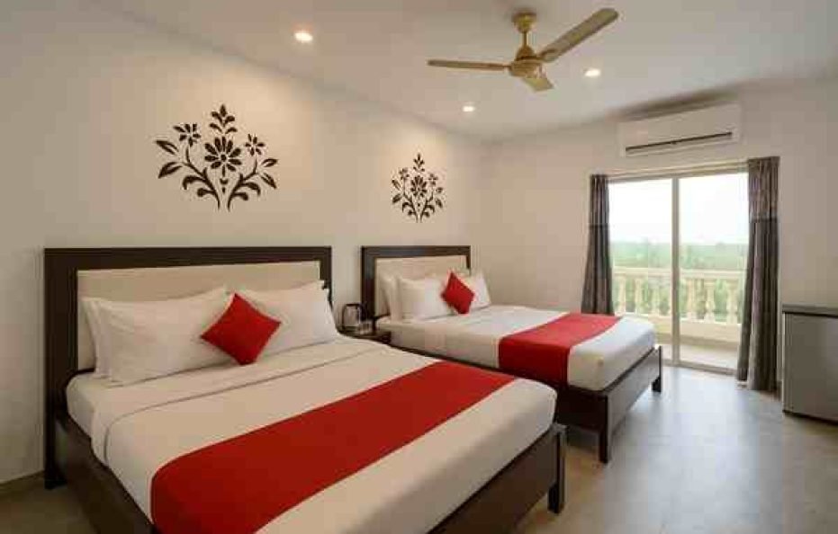 1 Deluxe Room + 1 Quadruple Room in Calangute