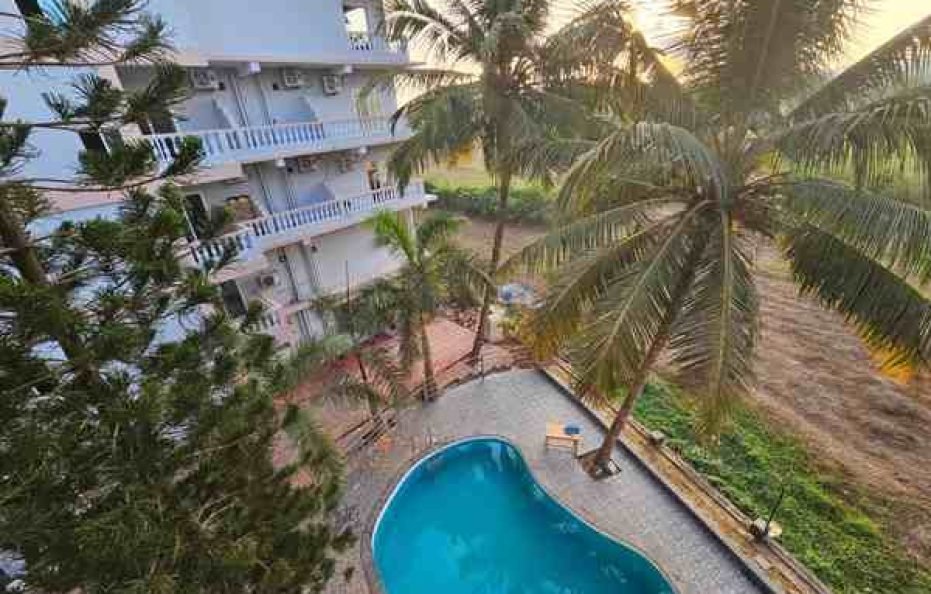 1 Deluxe Room + 1 Quadruple Room in Calangute