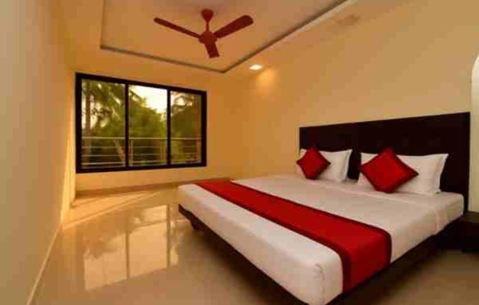2 Deluxe Room in Swastic Boutique