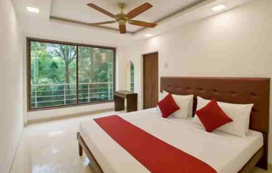 2 Deluxe Room in Swastic Boutique