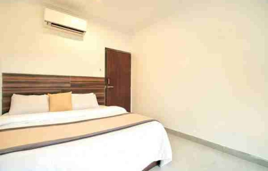 2 Deluxe Room in Swastic Boutique