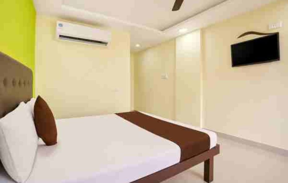 2 Deluxe Room in Swastic Boutique