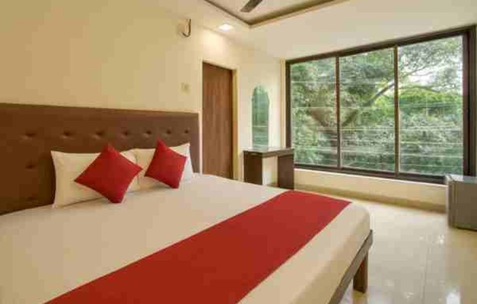 2 Deluxe Room in Swastic Boutique