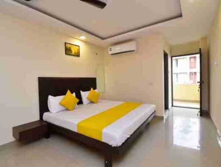 2 Deluxe Room in Swastic Boutique