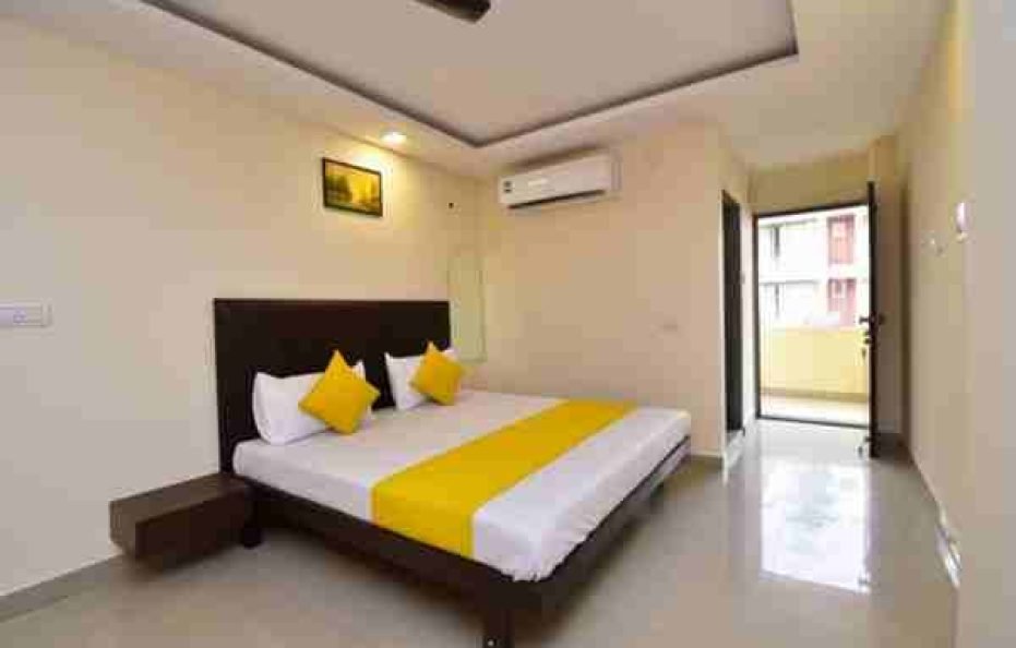 2 Deluxe Room in Swastic Boutique